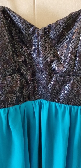 High to Low Teal Dress - Size L - Picture 3 of 4